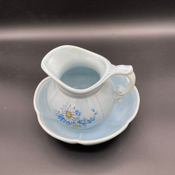 Vintage McCoy Pottery Blue Daisy Pitcher and Basin #7528 - Picture 7 of 11